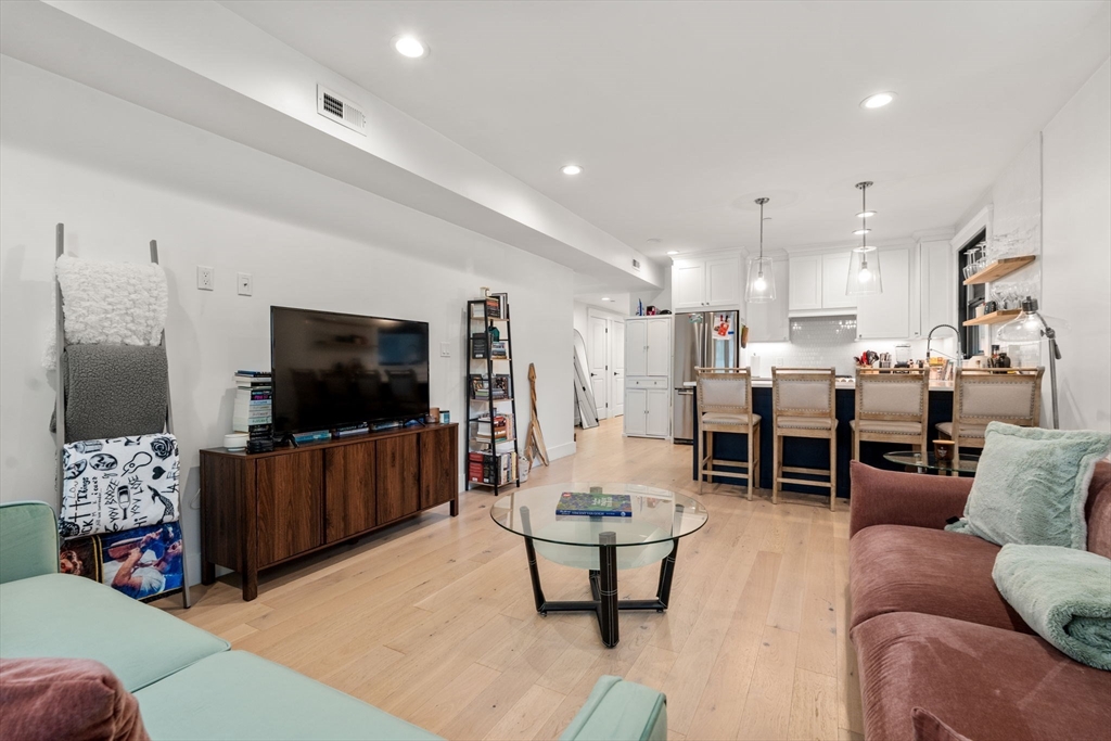 331 Chelsea St. # 1A