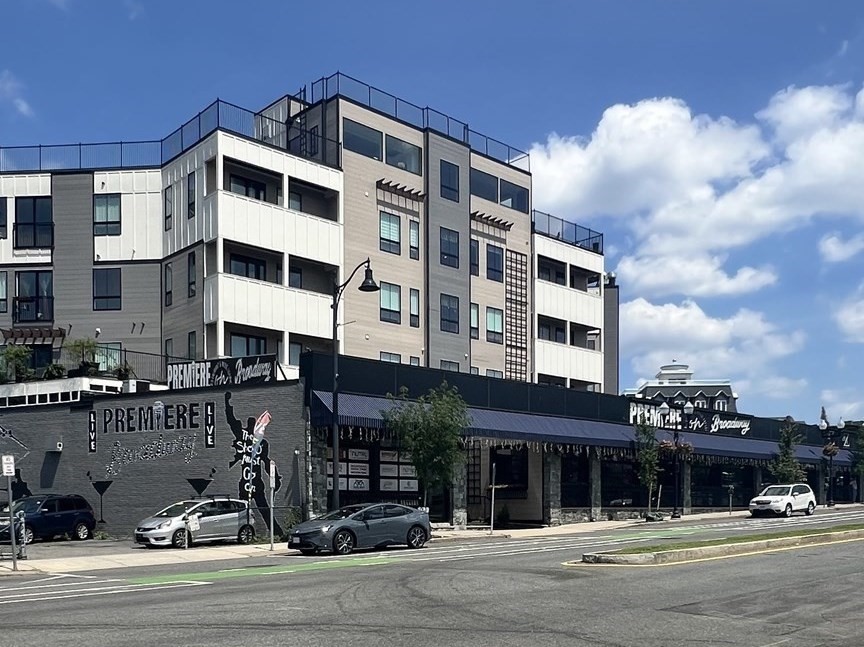 543 Broadway # 2F