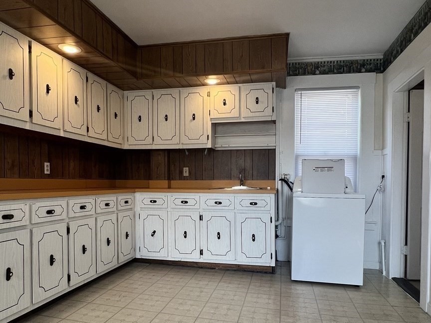 543 Broadway # 2F