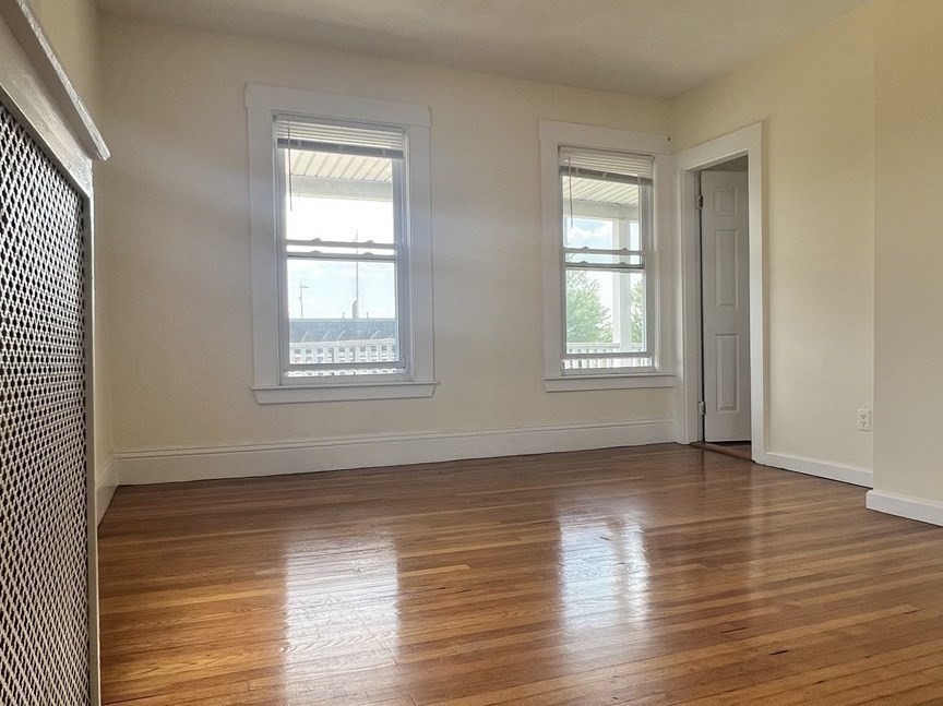 543 Broadway # 2F