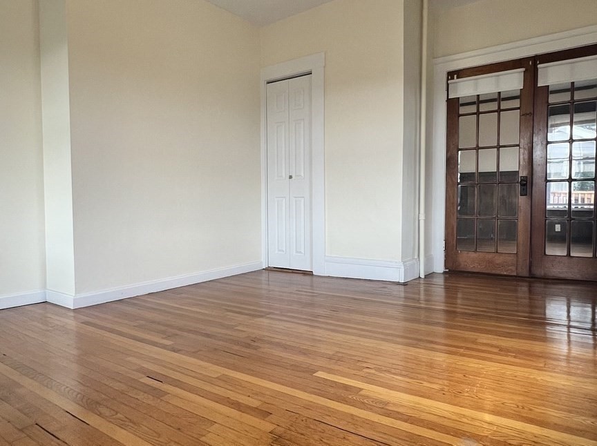 543 Broadway # 2F