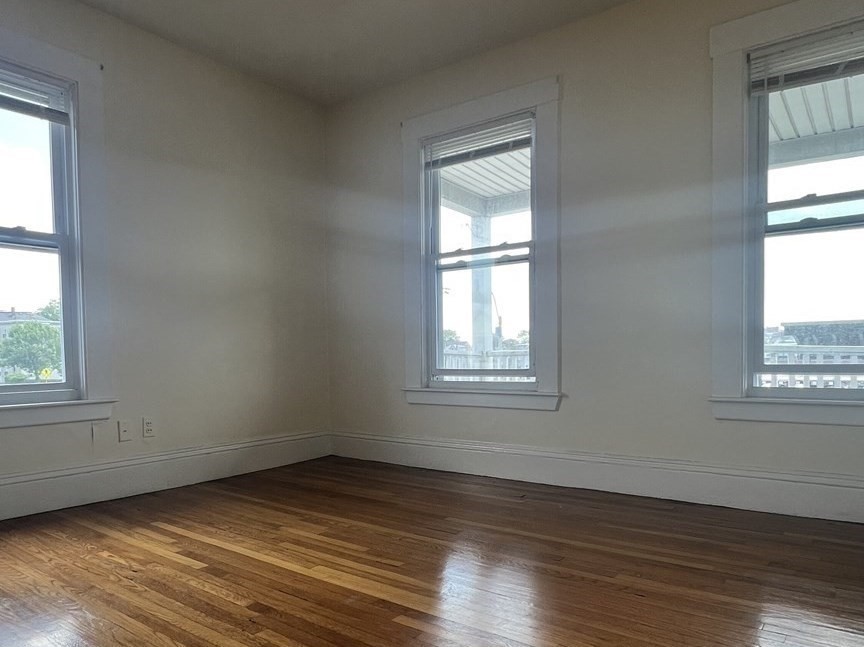 543 Broadway # 2F
