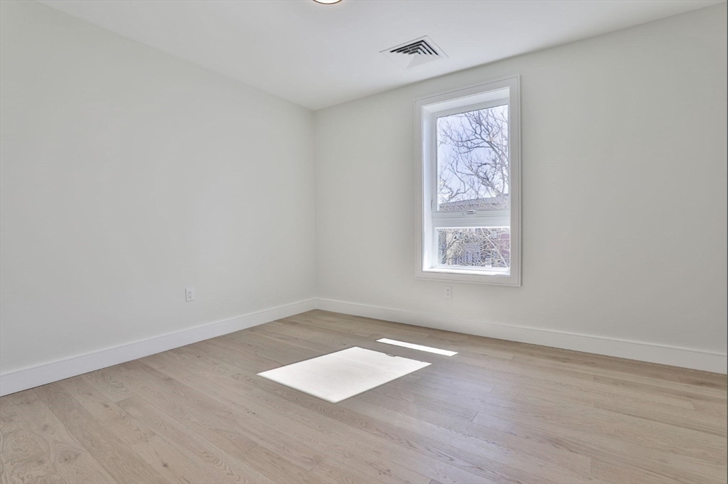 301 Border St. # 507A