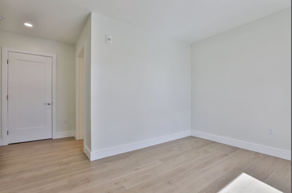 301 Border St. # 507A