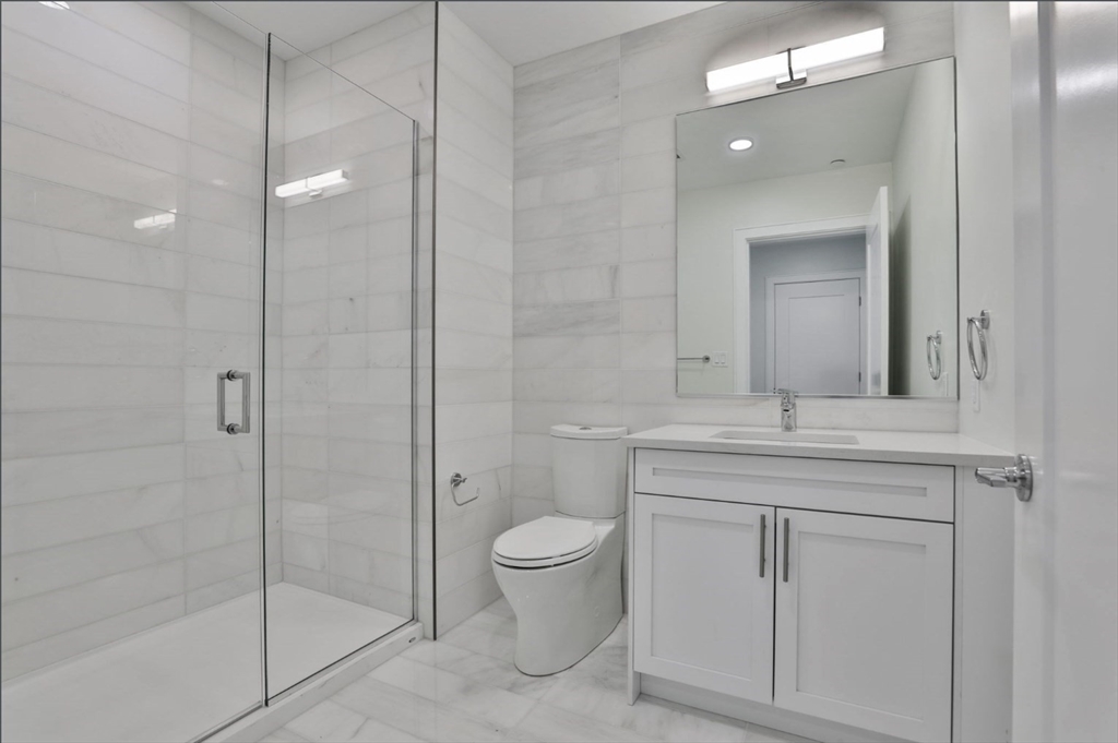 301 Border St. # 507A