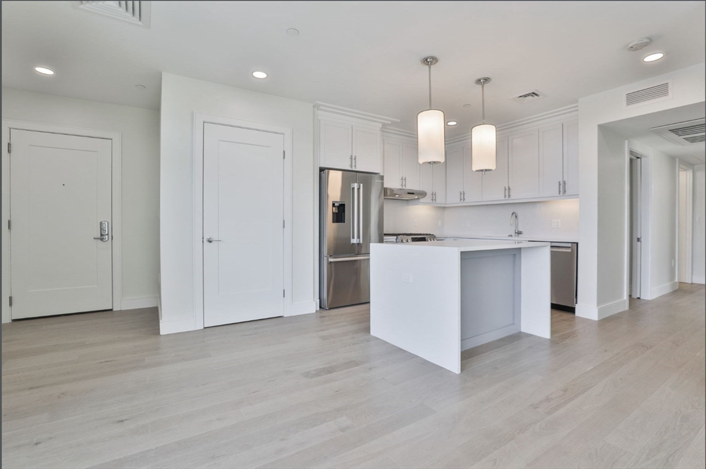 301 Border St. # 507A