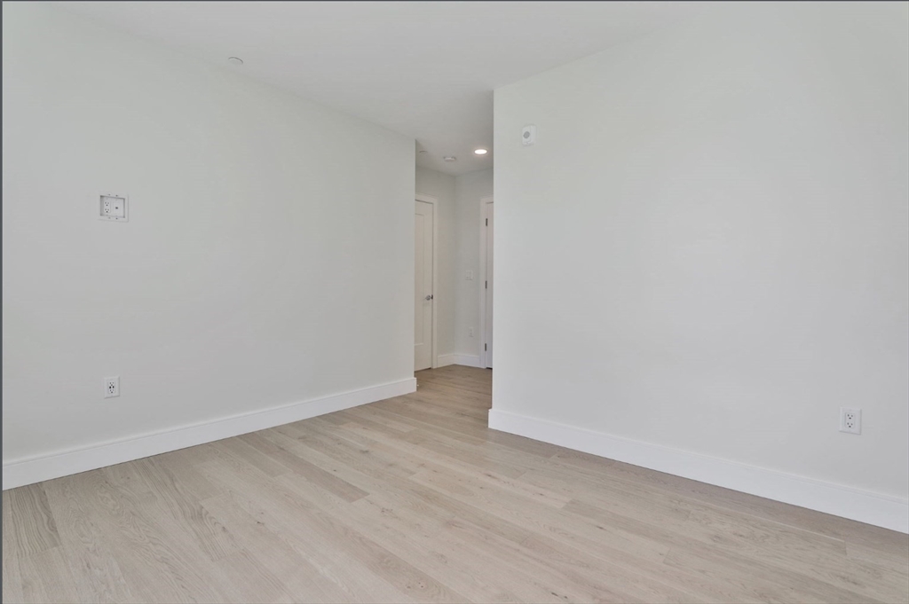 301 Border St. # 507A