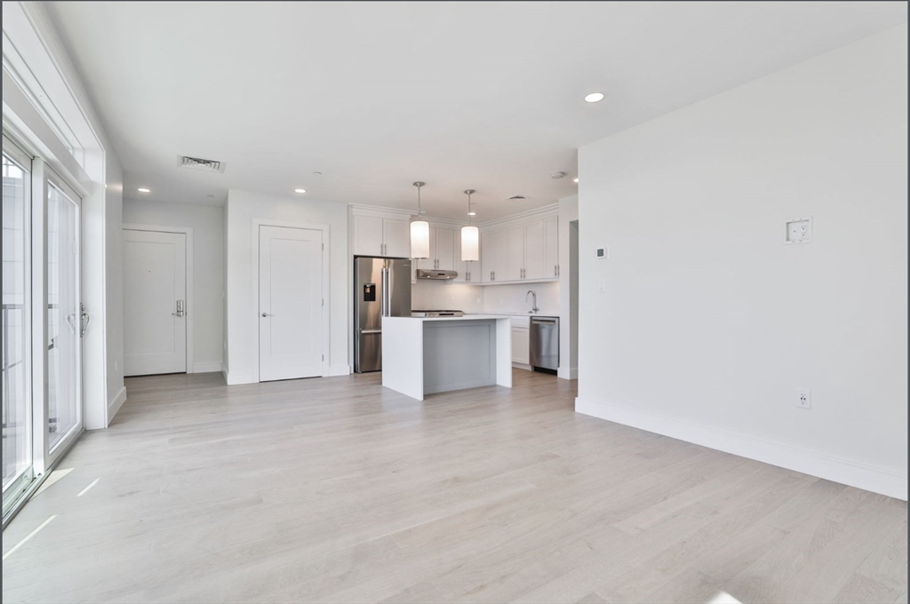 301 Border St. # 507A