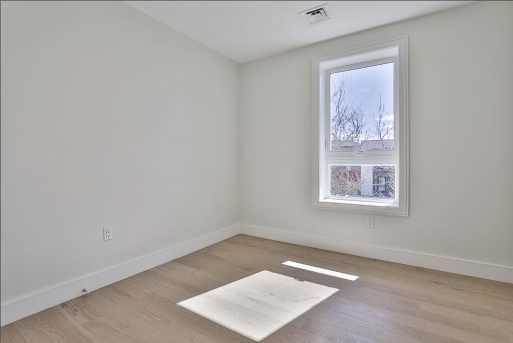 301 Border St. # 507A