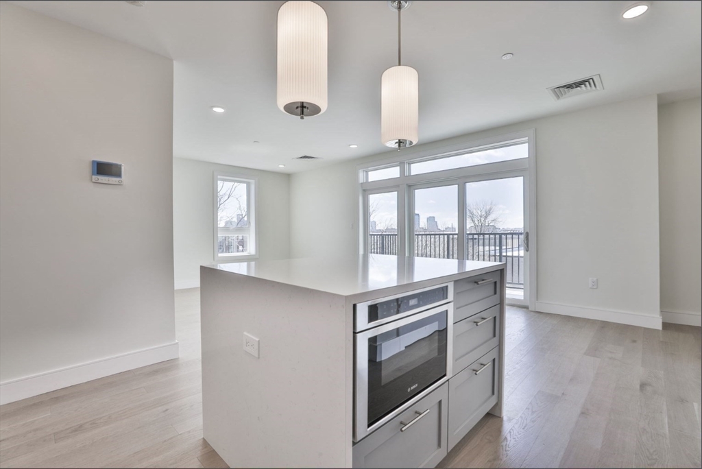301 Border St. # 507A
