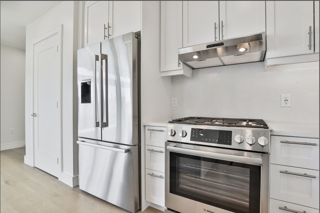 301 Border St. # 507A