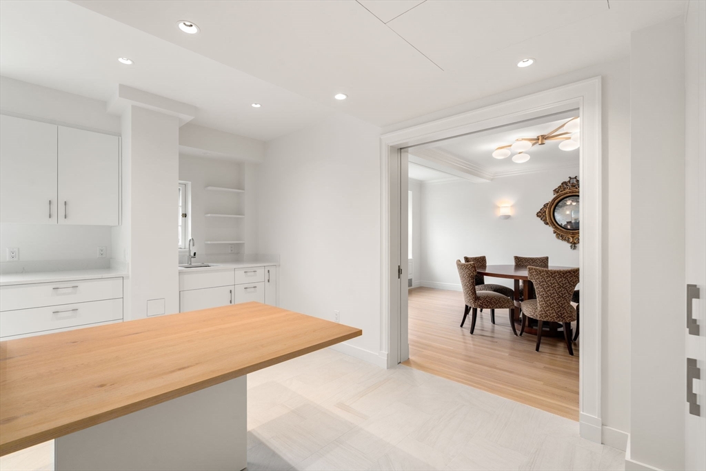 192 Commonwealth Ave # 6