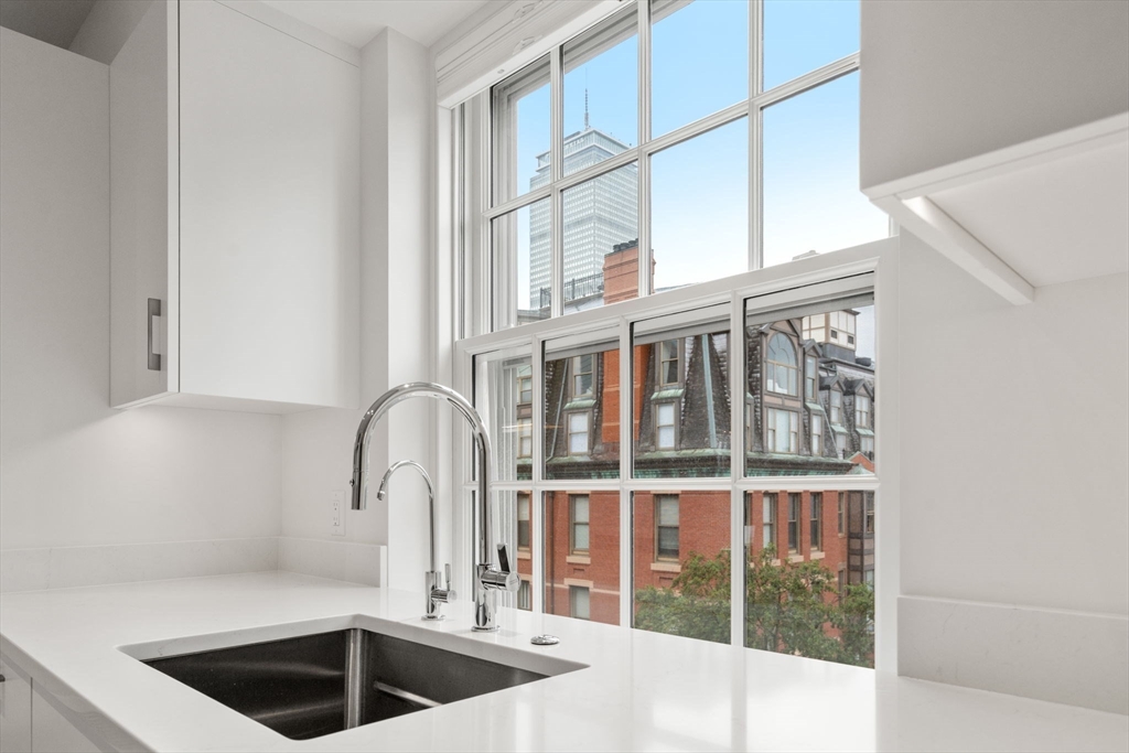 192 Commonwealth Ave # 6