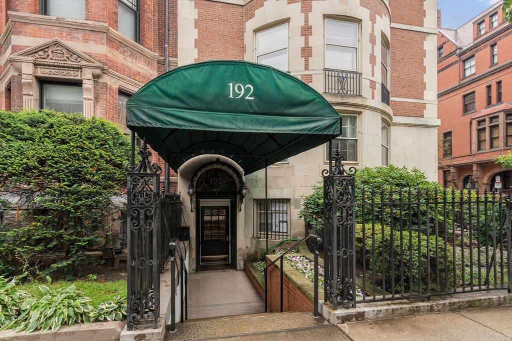192 Commonwealth Ave # 6