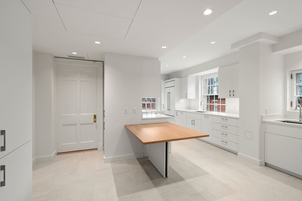 192 Commonwealth Ave # 6