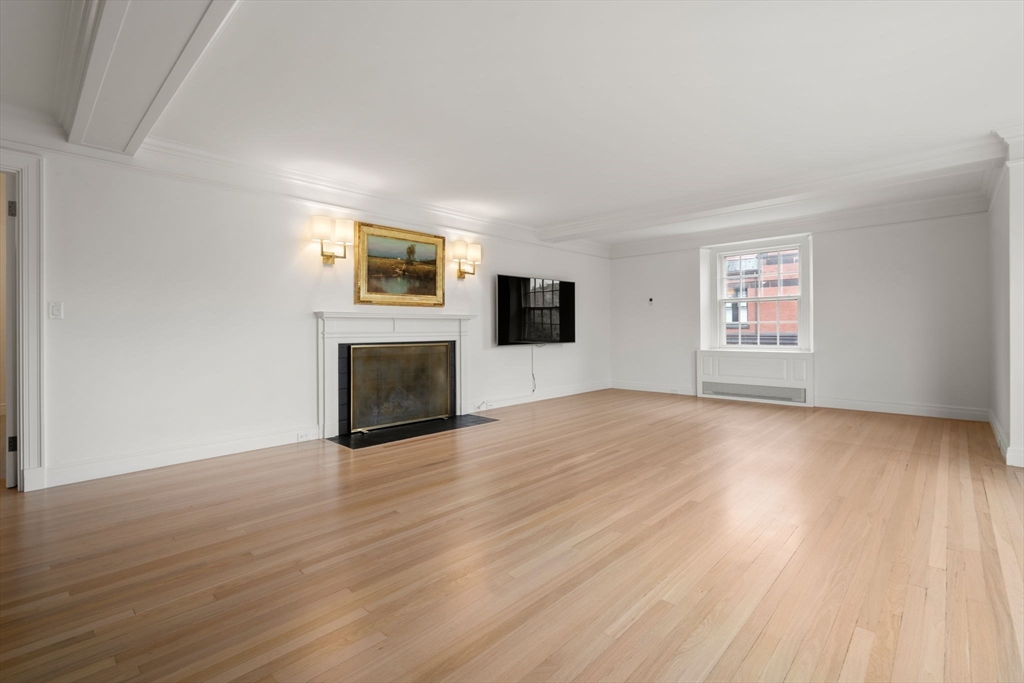 192 Commonwealth Ave # 6