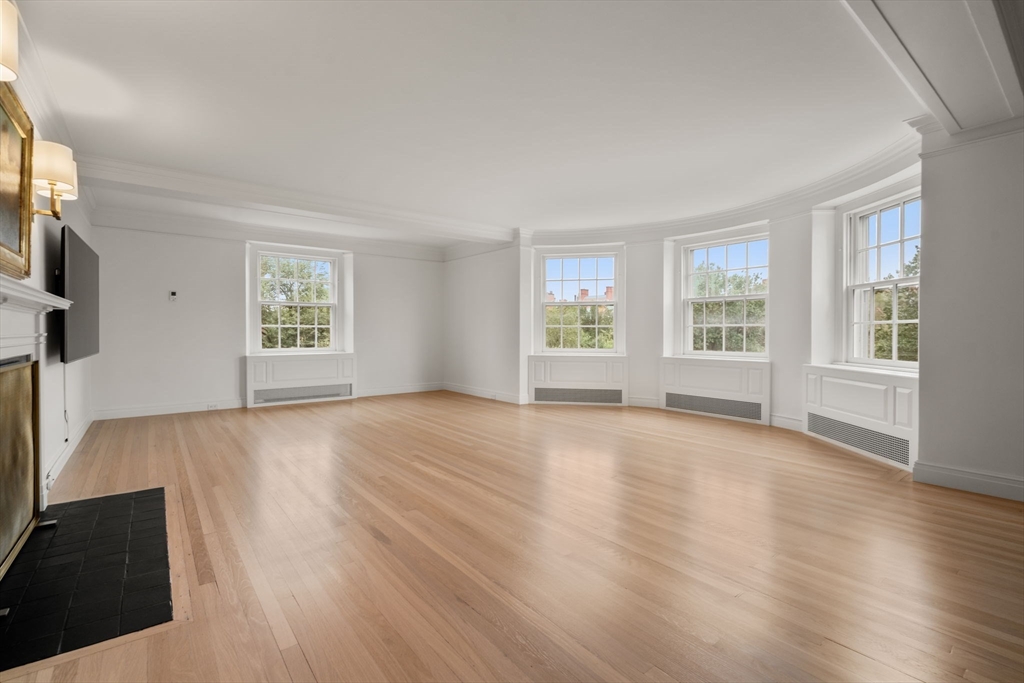 192 Commonwealth Ave # 6