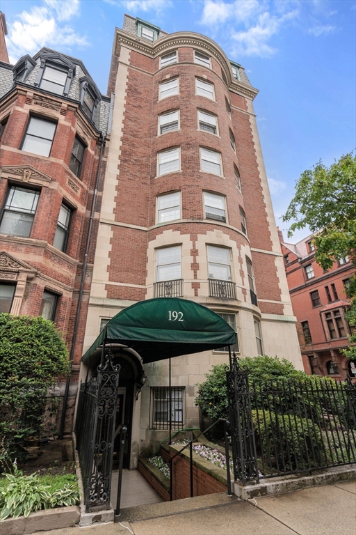 192 Commonwealth Ave # 6