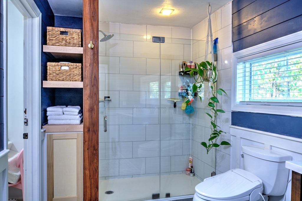 8 Sandy Beach Rd