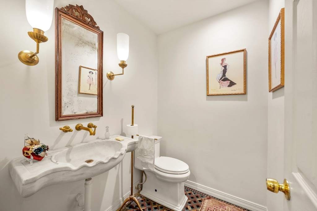 116 Commonwealth Avenue # 1