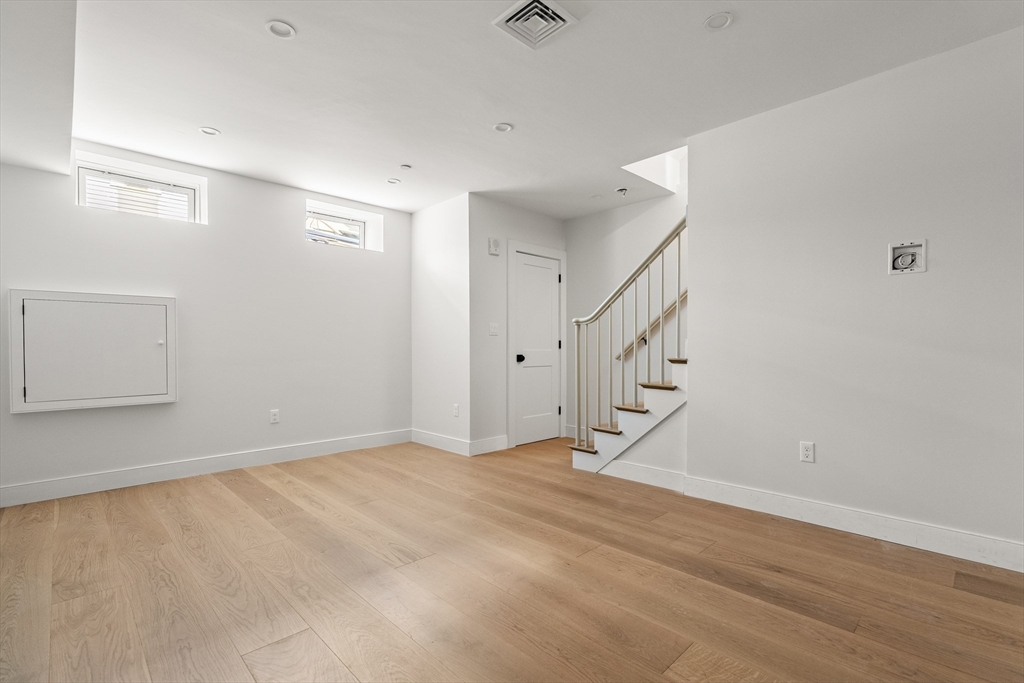 9 Armory St