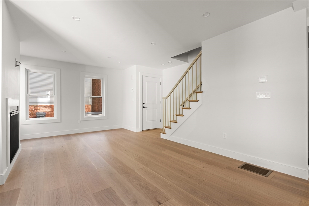 9 Armory St