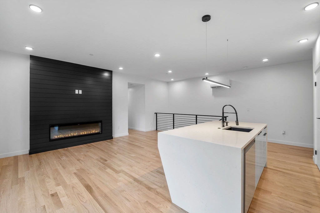 11 Boynton Street # 102