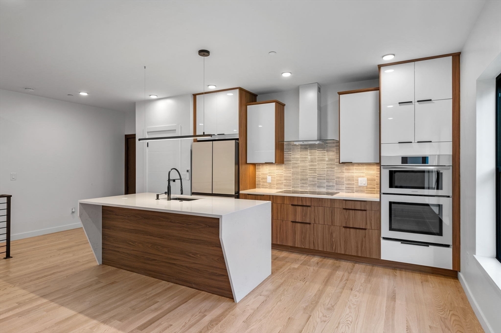 11 Boynton Street # 102