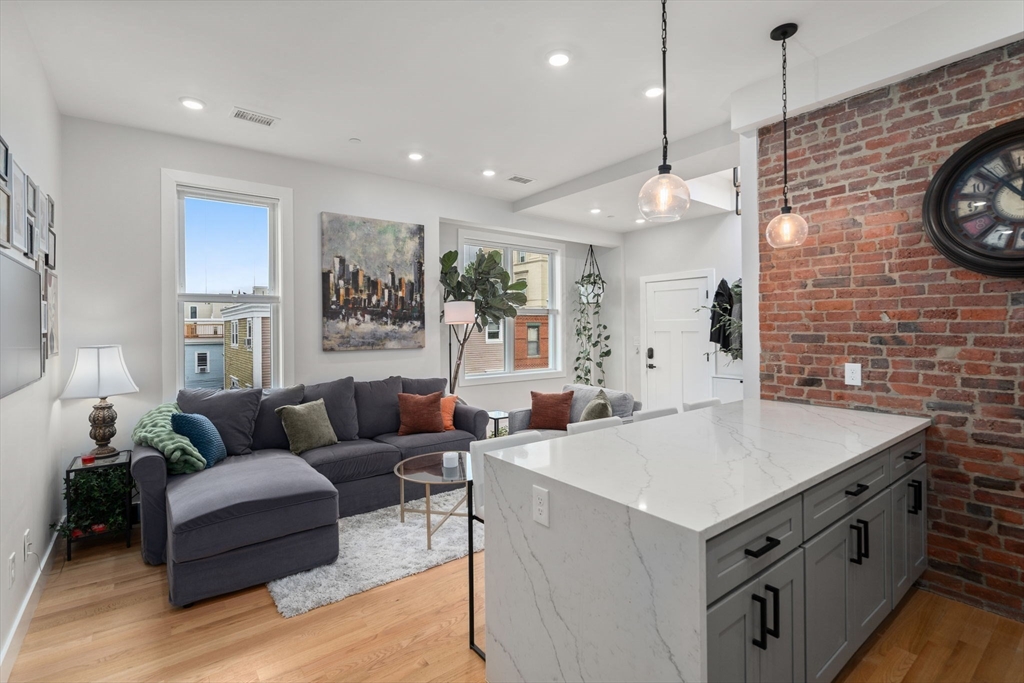 152 Marion Street # 6L