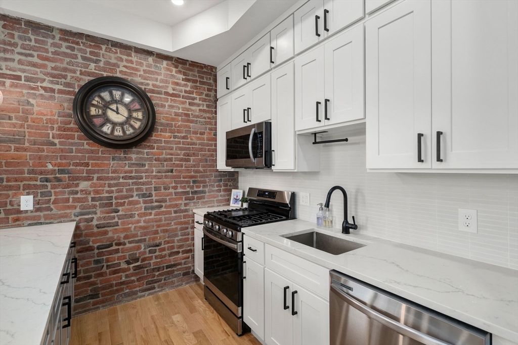 152 Marion Street # 6L