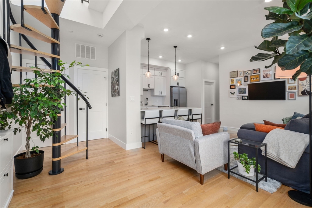 152 Marion Street # 6L