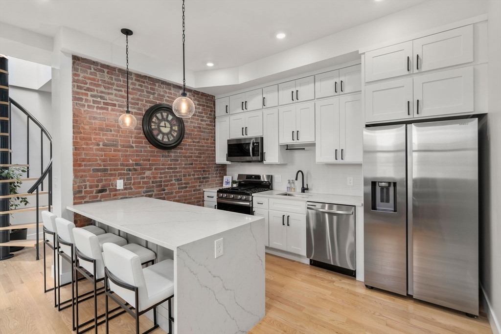 152 Marion Street # 6L
