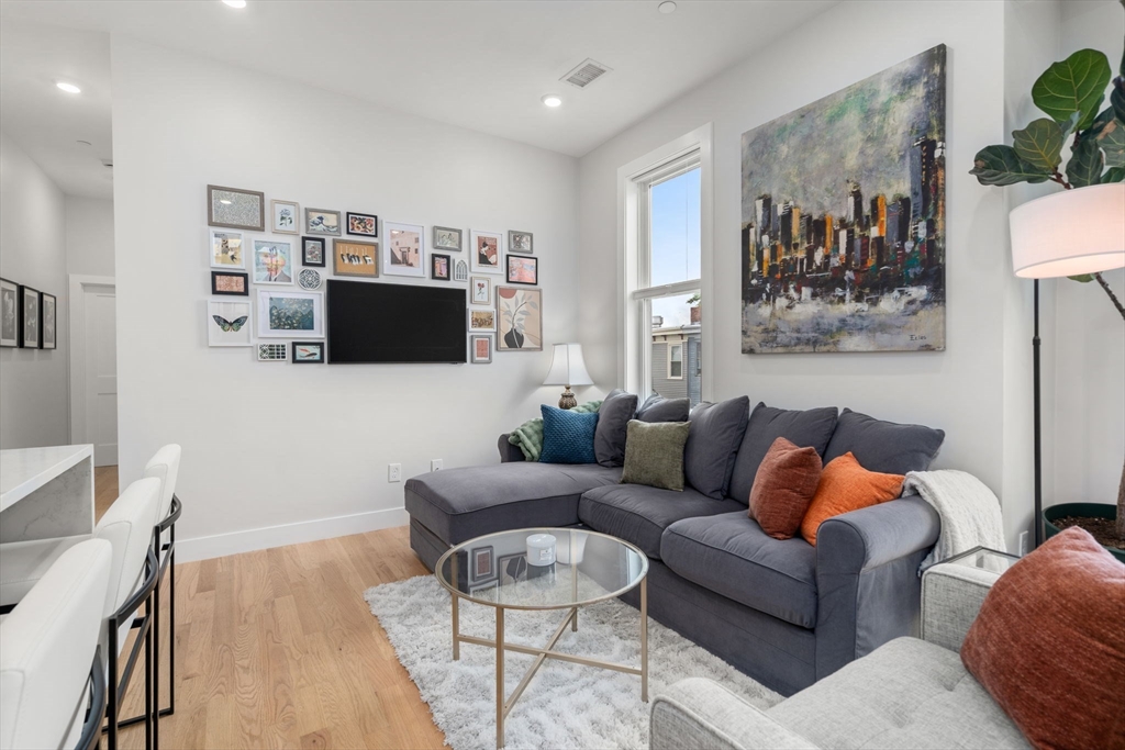 152 Marion Street # 6L