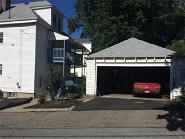 585 Main St Unit: -