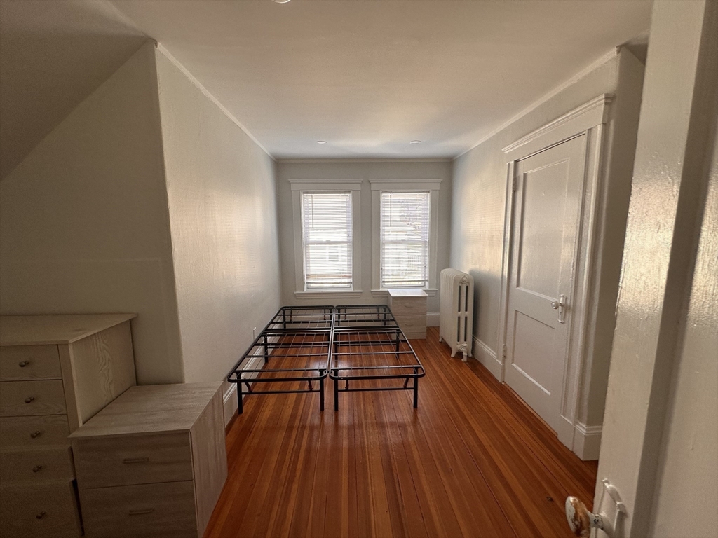 585 Main St Unit: -