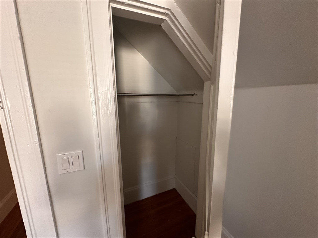 585 Main St Unit: -
