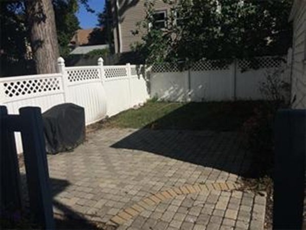 585 Main St Unit: -