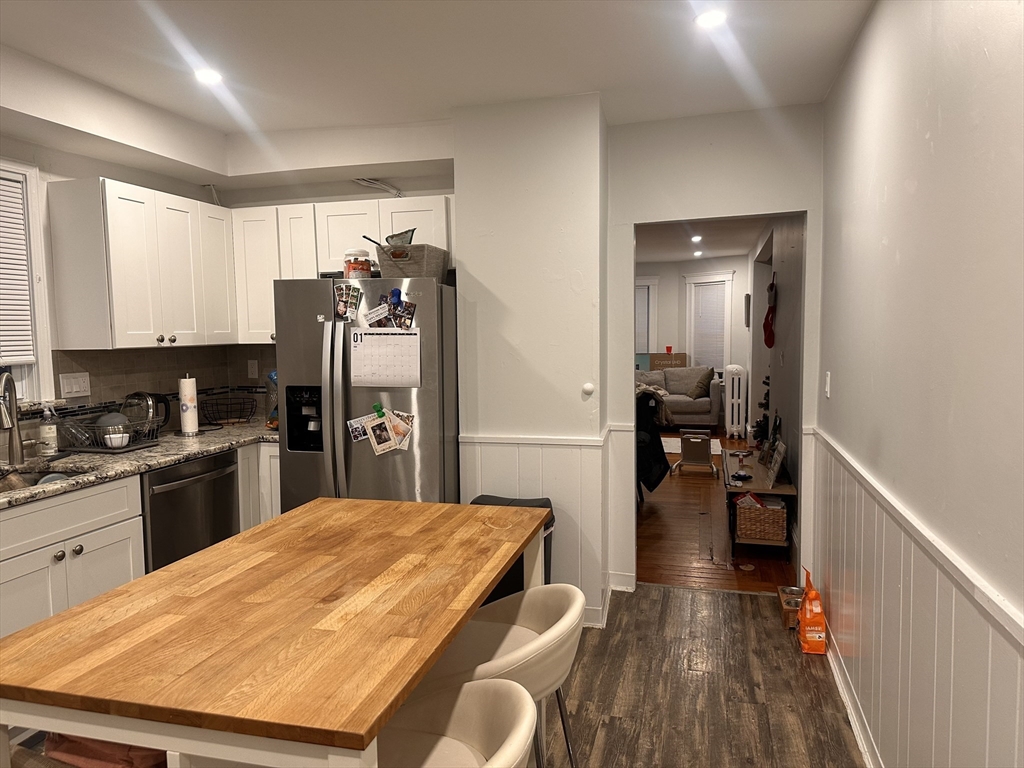 585 Main St Unit: -
