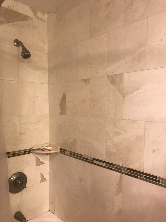 585 Main St Unit: -