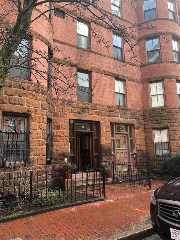 88 Saint Botolph St # 3