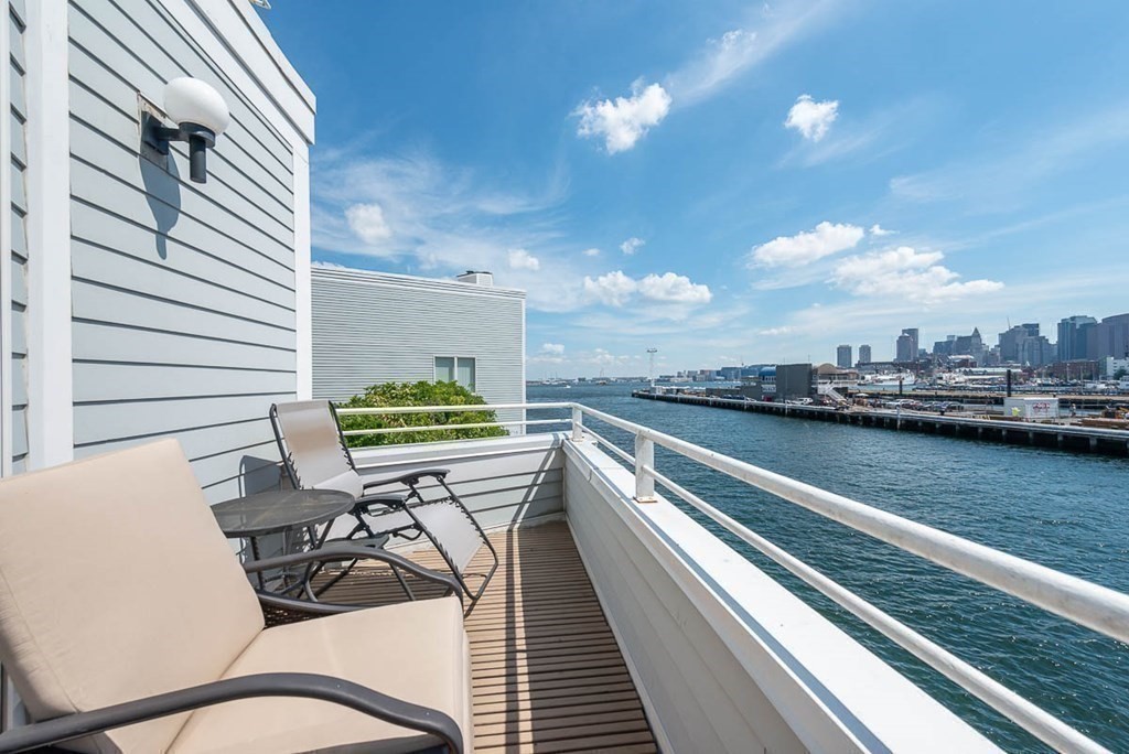 51 Constellation Wharf # 51