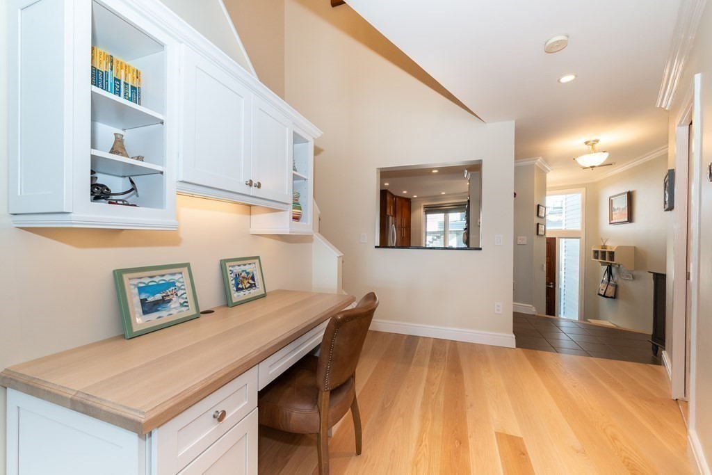 51 Constellation Wharf # 51