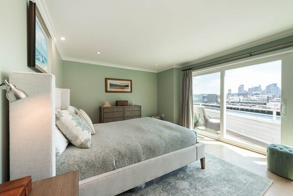 51 Constellation Wharf # 51