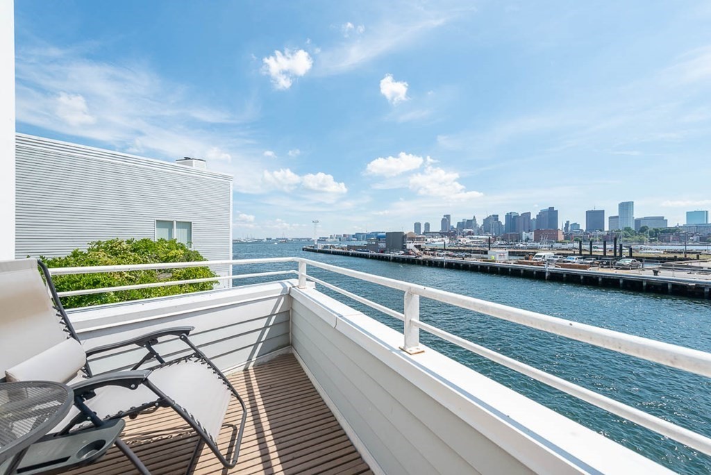 51 Constellation Wharf # 51