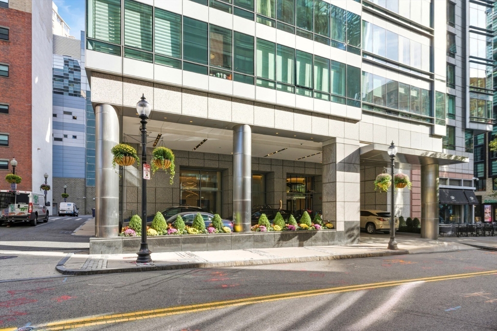 1 Avery Street # 18A