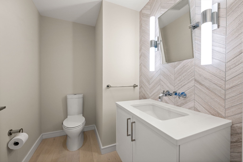 110 Broad Street # 901