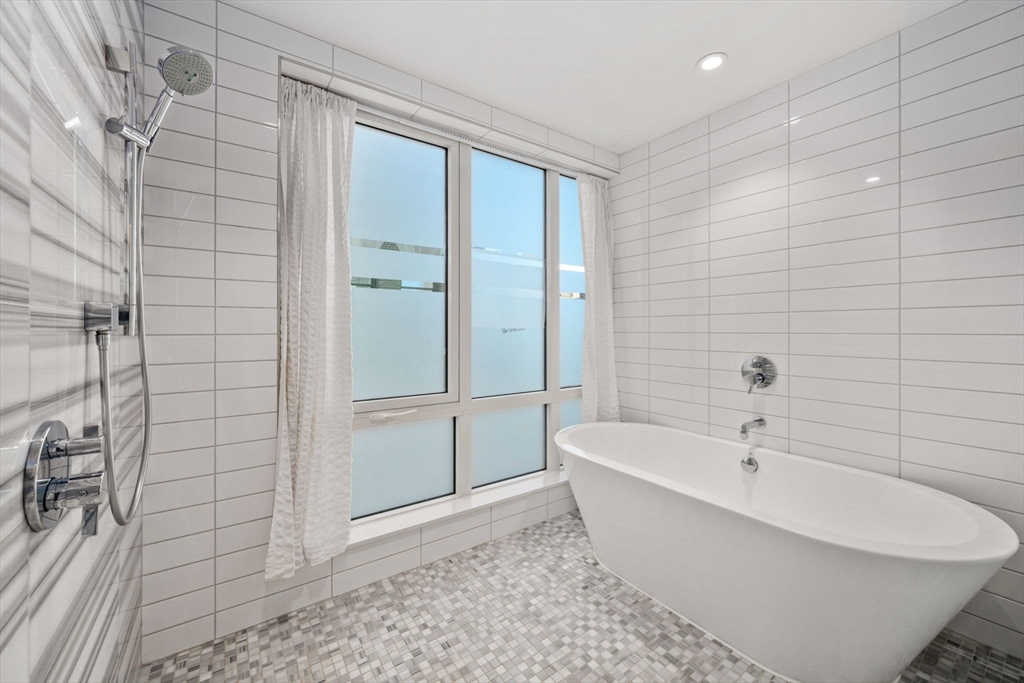 110 Broad Street # 901