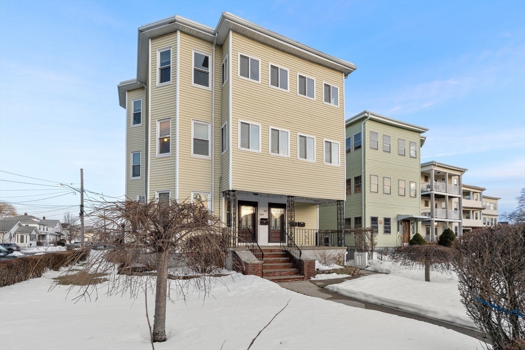 847-849 Fellsway