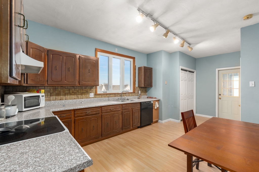 847-849 Fellsway