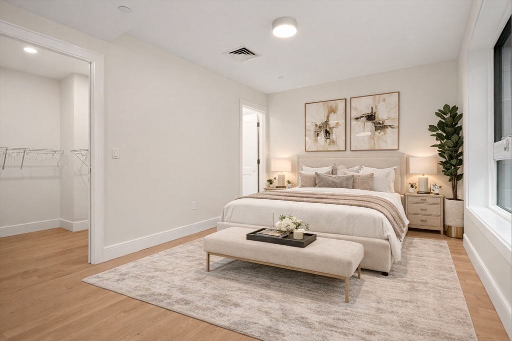 301 Border St. # 402